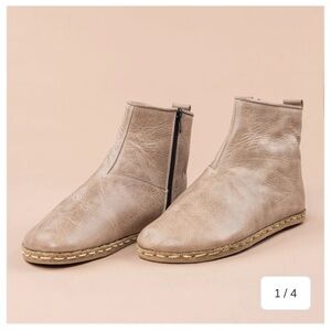 Atlantis Women’s Tan Barefoot Boots